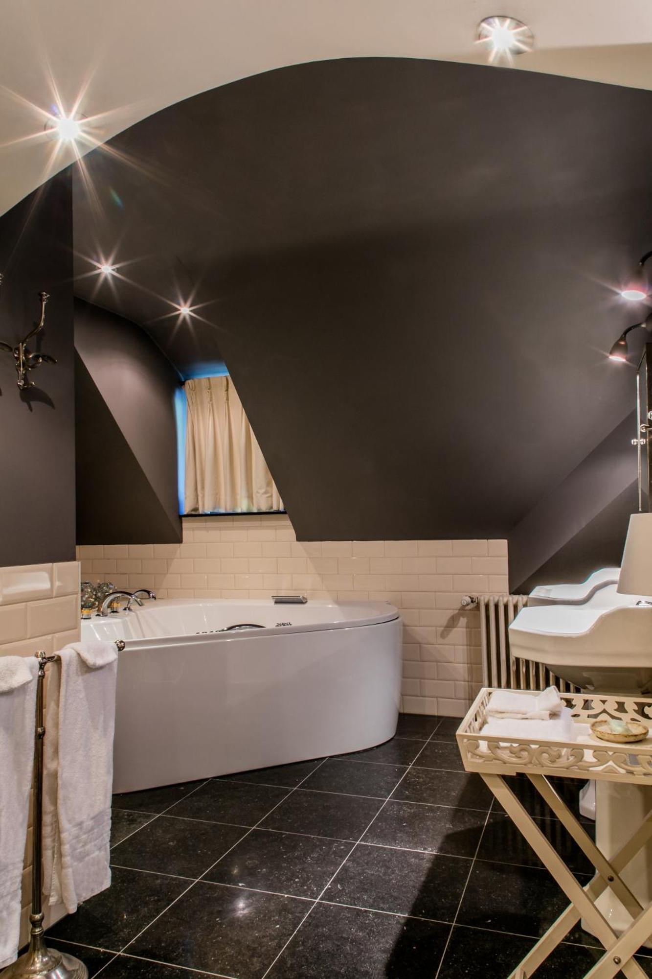 Hotel Charmehotel Manoir Ogygia 4*