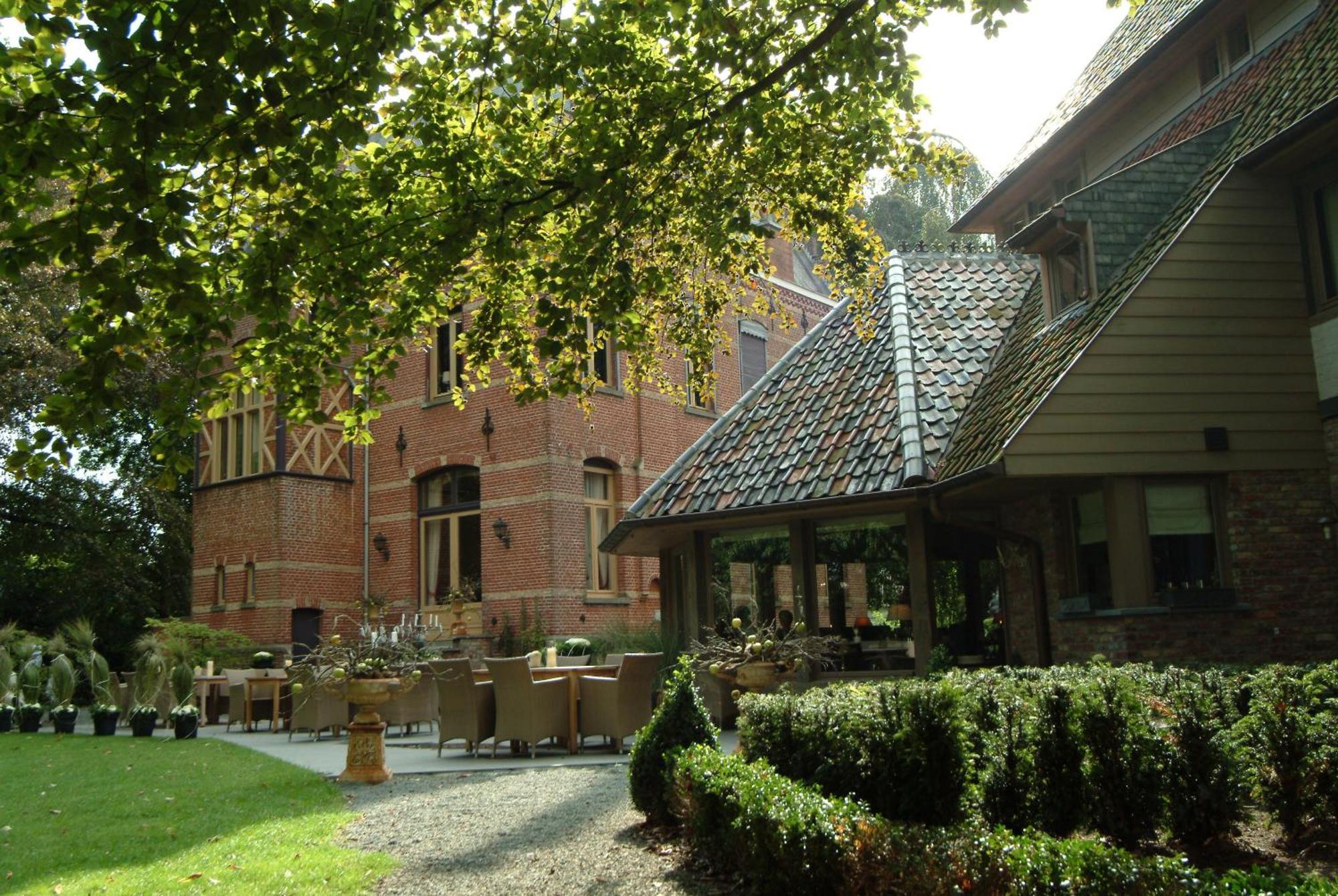 Charmehotel Manoir Ogygia 4*